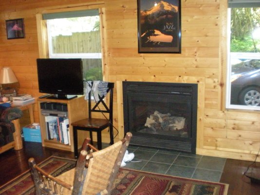 Oregon - Our cabin at Rhododendron front room.jpg