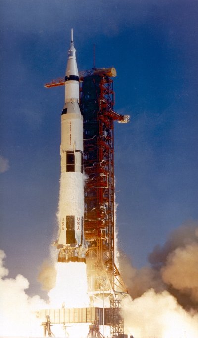 Apollo 11 launch 2.jpg