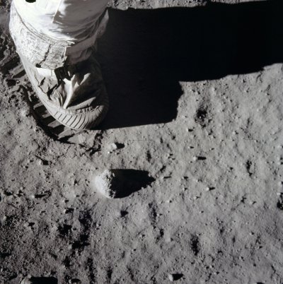Apollo 11 footprint.jpg