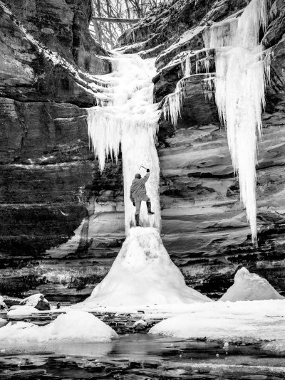 ice climbing starved rock 2.jpg