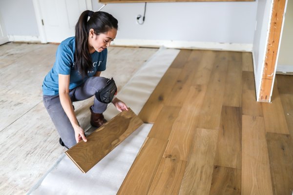 how-to-install-engineered-hardwood-flooring-10.jpg
