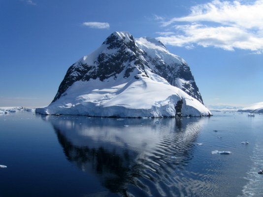 0440 Isolated Small Island Antarctica.jpg