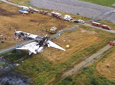 488px-American_Airlines_Flight_1420_wreckage2.jpg