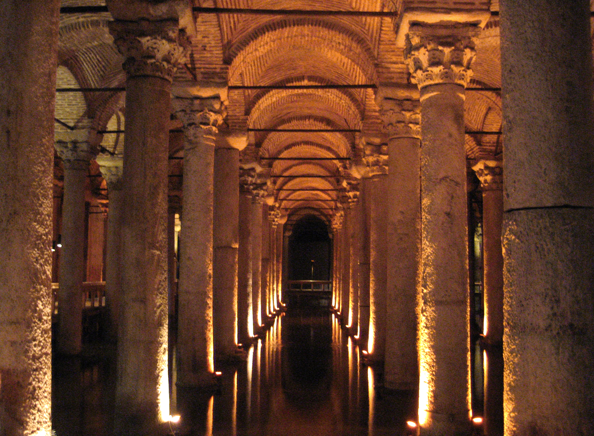 Basilica_Cistern%2C_Constantinople.jpg