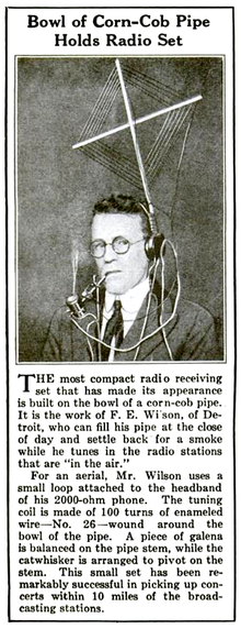220px-Corn_cob_pipe_catwhisker_radio_1922.png