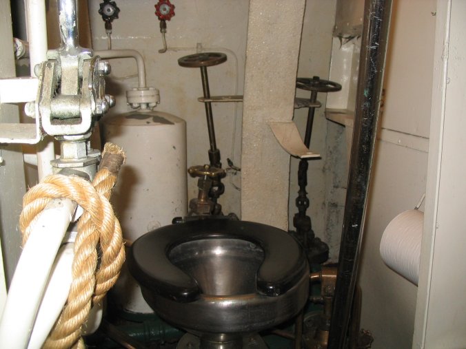 pampanito_submarine_toilet_2.jpg
