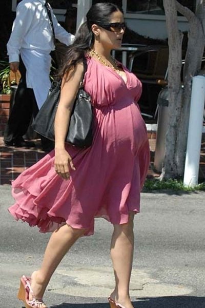 salma-hayek-pregnant.jpg