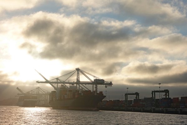 Port of Oakland h.jpg