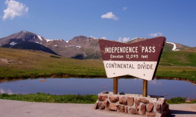 Independence_Pass_Colorado.jpg