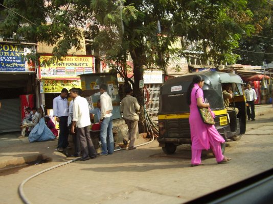 Bombay - auto rickshaw.jpg