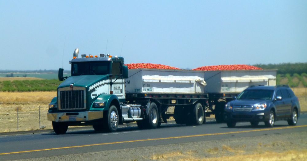 Full-tomato-truck-on-5-Freeway-California.jpg
