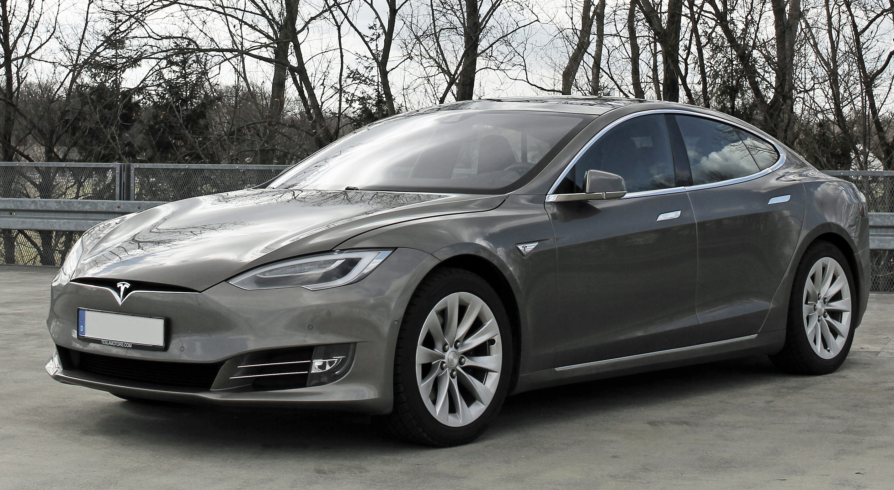 Tesla_Model_S_%28Facelift_ab_04-2016%29_trimmed.jpg